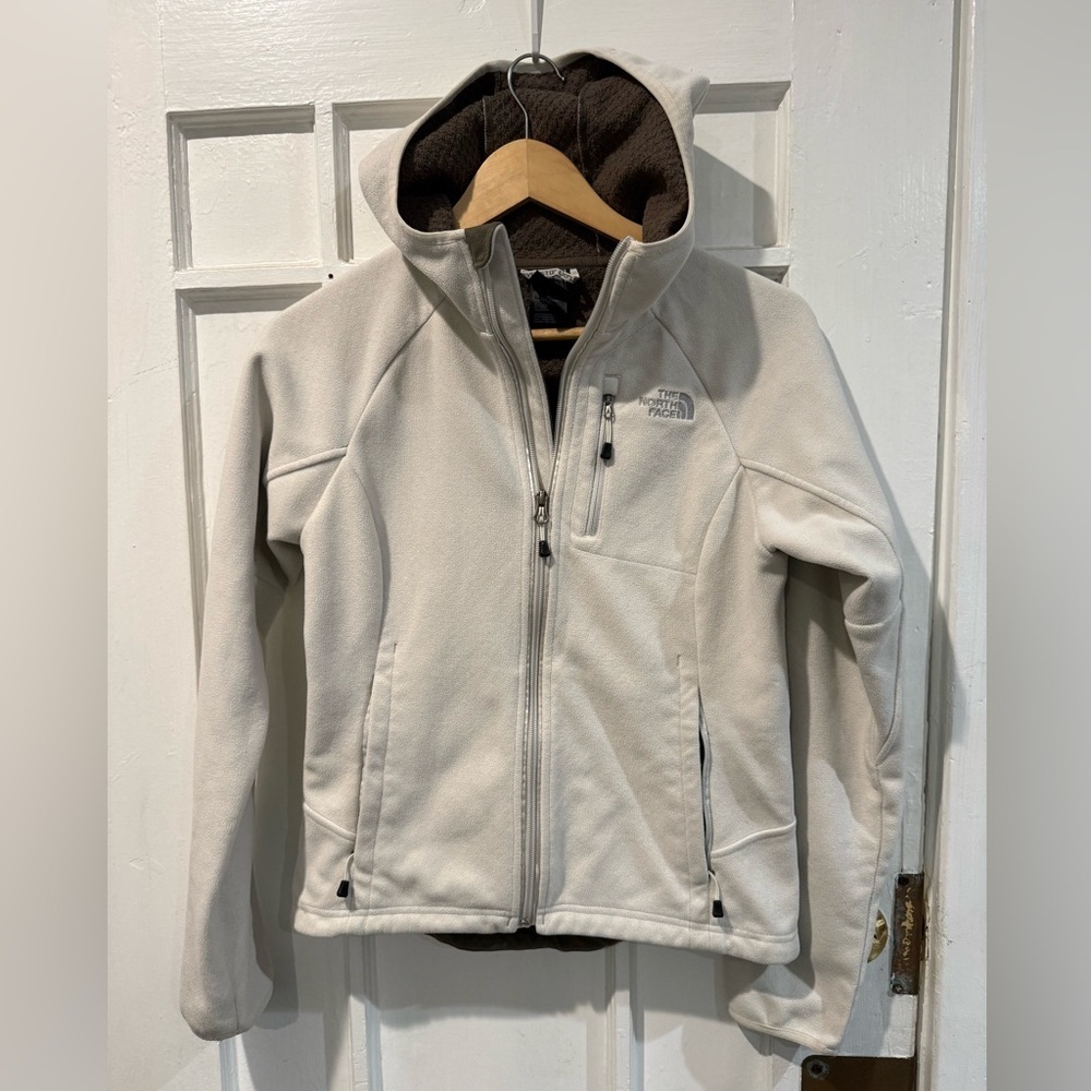 The North Face woman’s Off-White Fleece Jacket